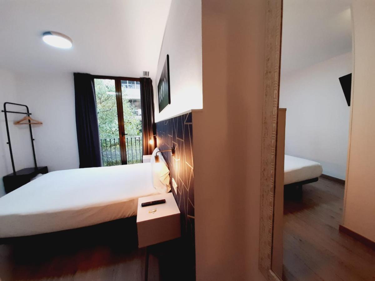 Hostal Laia By Gaiarooms برشلونة المظهر الخارجي الصورة