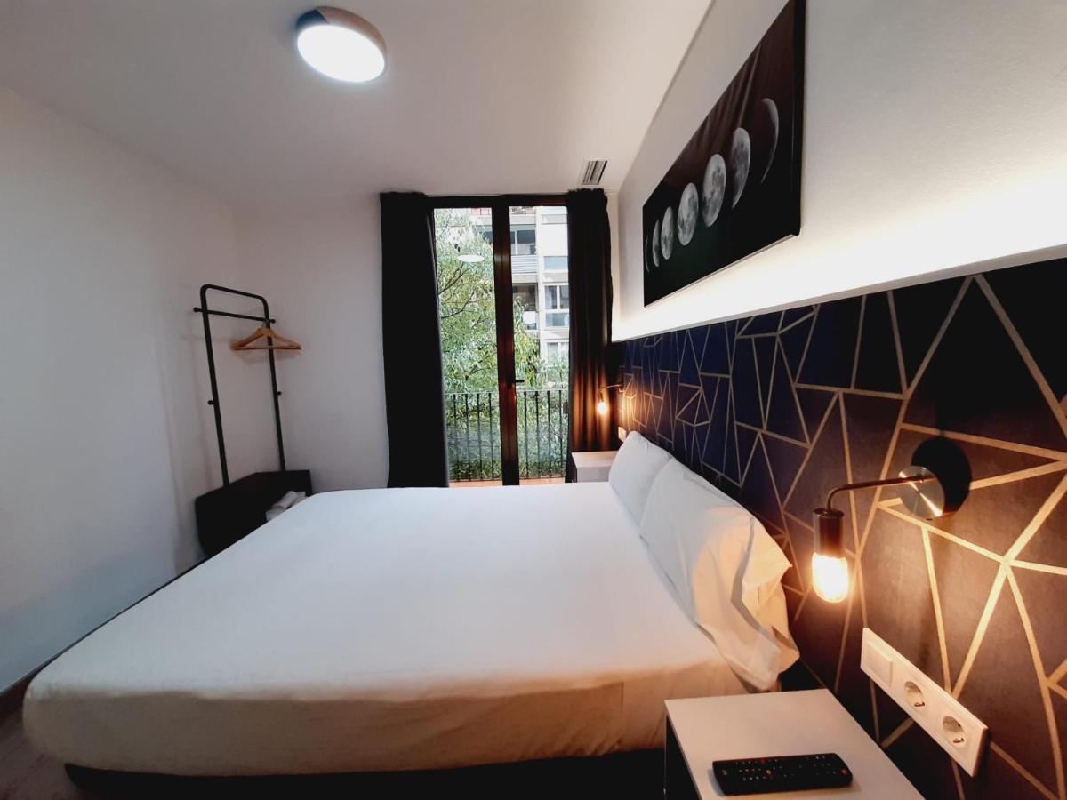 Hostal Laia By Gaiarooms برشلونة المظهر الخارجي الصورة