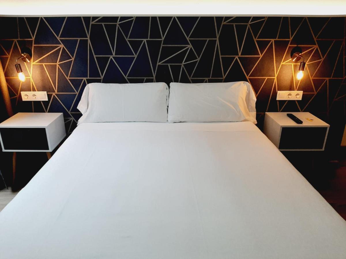 Hostal Laia By Gaiarooms برشلونة المظهر الخارجي الصورة